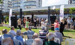 Mersin’de emekliler yazı ’Bahar Şenliği’ ile karşıladı