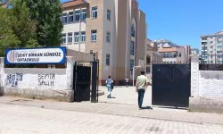 Diyarbakır’da kız öğrenci bıçaklandı