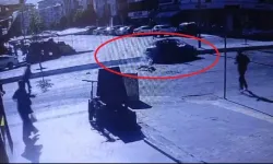 Diyarbakır’da bir çocuğa otomobil çarptı; kaza güvenlik kameralarına böyle yansıdı!