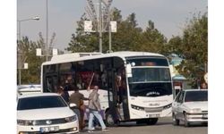 Şanlıurfa'da minibüs şoförüne saldırı: Cadde ortasında kavga