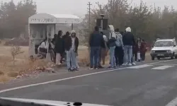 Diyarbakır'da servis yetersizliği öğrencileri mağdur ediyor, otostop çekerek okula gidiyorlar!