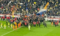 Kadıköy’de gerilim dolu derbi! Galatasaray önde, üç kırmızı kart çıktı