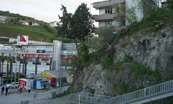 Samsun Canik’te peş peşe heyelan: Bina tahliye edildi