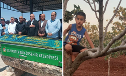 Otizmli Onurcan gözyaşlarıyla uğurlandı