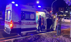 Elazığ’da ambulans kazaya karıştı 3 yaralı