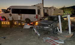 Adıyaman’da minibüs ile otomobil çarpıştı: 12 kişi yaralandı