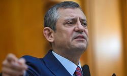 Özgür Özel: “Erdoğan, Trump'la görüşmek için 300 Boeing uçağı alma sözü verdi”