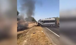 Urfa’da otomobil ile minibüs çarpıştı: Ölü ve yaralılar var