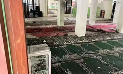 Cuma namazı sırasında camide patlama: En az 54 yaralı