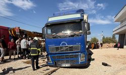 Lastiğini değiştirirken tırın altında kalan şoför yaşamını yitirdi