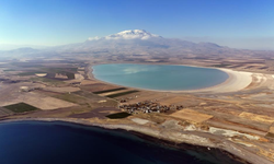 Süphan Dağı eşliğinde Arin Gölü’nden kartpostallık görüntüler