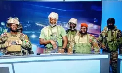 Asker yönetime el koydu: Hükümet feshedildi