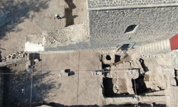 Diyarbakır İç Kale kazısında 100 yıllık sur gün yüzüne çıktı