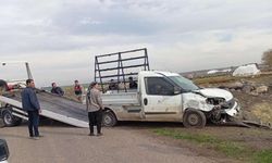 Diyarbakır’da direksiyon hâkimiyeti kaybedildi, pikap takla attı