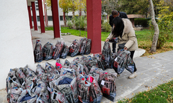 Diyarbakır’da gönüllü öğretmenlerden yetim ve öksüzlere destek