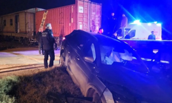 Malatya’da hemzemin geçitte tren otomobile çarptı