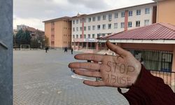 Öğrencilerine müstehcen fotoğraf atan tacizci öğretmen tutuklandı