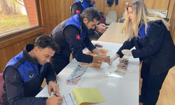 Trafik ışıklarında dilenciden 3.731 TL çıktı!