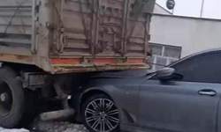 Diyarbakır’da buzlanma zincirleme kazaya neden oldu: 2 yaralı