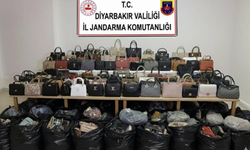 Diyarbakır’da kaçak sigara, silah ve tarihi objeler ele geçirildi