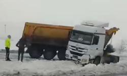 Diyarbakır’da kar yağışı kazayı getirdi: 5 araç çarpıştı