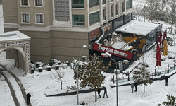 Diyarbakır’da kar yükü felakete yol açtı: Çatı çöktü