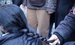 16 yaşındaki çocuk saç ördü diye tutuklandı: Tepkiler yağdı!