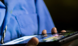 Akıllı telefon ve yanlış aile tutumu kumar bağımlılığını tetikliyor