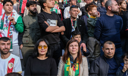 Amedspor liderlik yarışında kritik puan! Serra Bucak tribünde takip etti