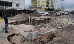 Diyarbakır’da dev çukur endişesi: Esnaf önlem bekliyor