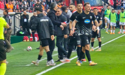 İkinci yarı başladı! Amedspor avantajını korumaya çalışıyor