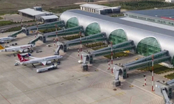 Diyarbakır'a inemedi, Elazığ'a indi: Yolcular saatlerce mahsur kaldı