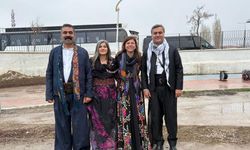 Van'daki Newroz coşkusuna Diyarbakır da ortak oldu