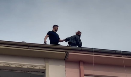 Elazığ’da intihar girişimi: 8 katlı binanın çatısına çıktı!
