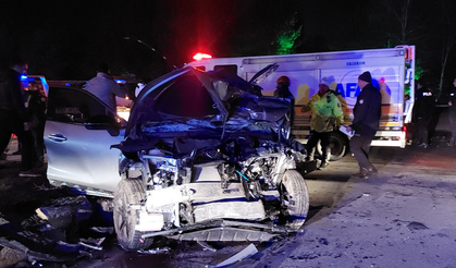 Erzurum’da freni tutmayan kamyonet 6 araca çarptı