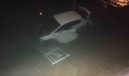 Kontrolden çıkan araç kanala düştü: 3 yaralı