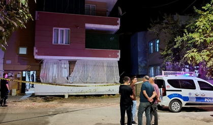 12 yaşındaki çocuk annesine şiddet uygulayan babasını bıçakladı