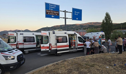 Bingöl’de iki aracın çarpıştığı kazada 11 yaralı