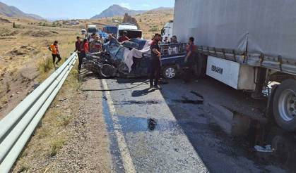 Hakkari’de trafik kazası: 4 ölü, 2 yaralı