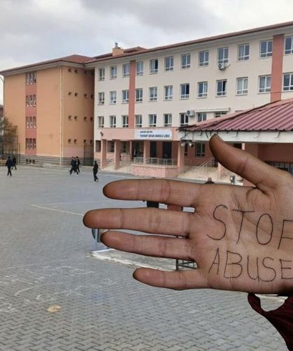 Öğrencilerine müstehcen fotoğraf atan tacizci öğretmen tutuklandı