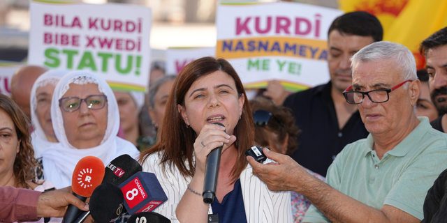 Diyarbakır’da anadilde eğitim talebi: Eşbaşkanlardan destek