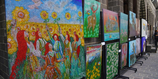 Diyarbakır'da iki önemli sanat sergisi açıldı