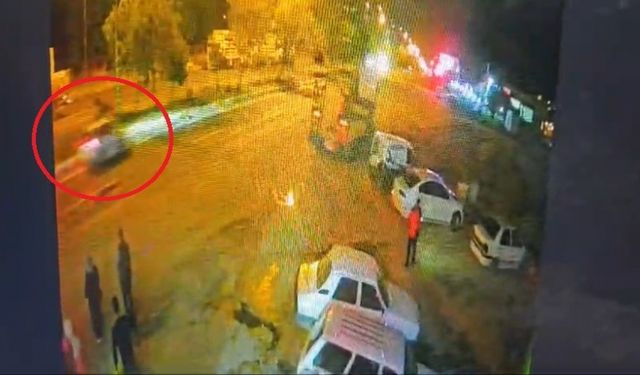 Diyarbakır'da  genç kıza otomobil böyle çarptı