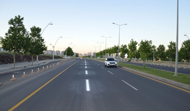 Diyarbakır'da Yol şerit çizgileri yenileniyor