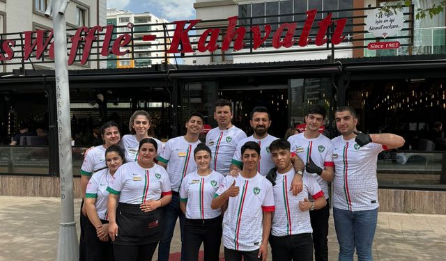 Diyarbakır işletmelerinden destek: Amedspor forması giydiler
