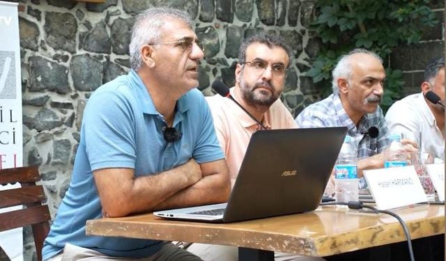 Diyarbakır'da Ali Yolunda Kürtler "Goran, Horasan, Anadolu" konulu söyleşi programı düzen lendi