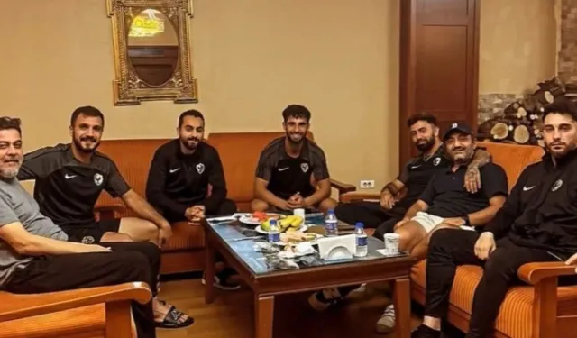 Ersin Korkut'tan Amedsporlu oyunculara sürpriz ziyaret