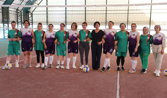 DBB ve merkez ilçe belediyeleri arasında futbol ve voleybol turnuvası başladı