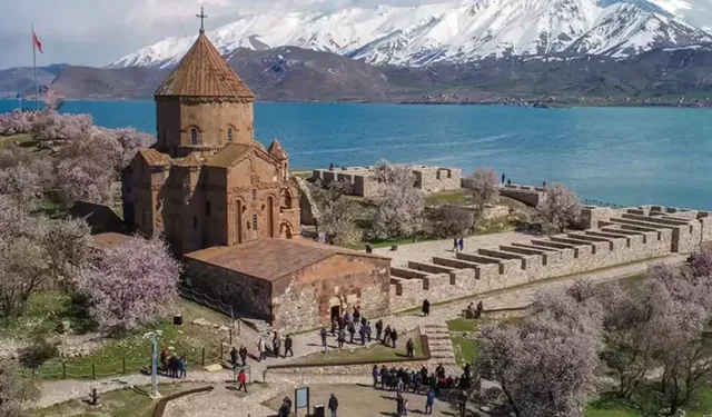 Akdamar Kilisesi'nde 12. ayin hazırlıkları başladı