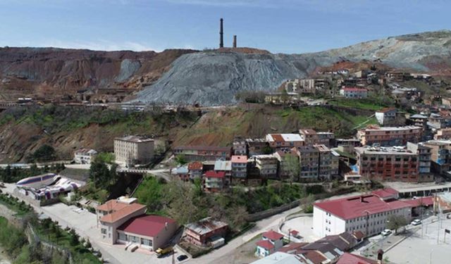 Maden heyelan riski, yurttaşları evsiz bıraktı